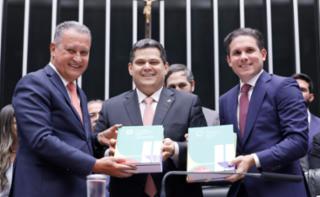 Destinada a inaugurar a 4ª Sessão Legislativa Ordinária da 57ª Legislatura. Ministro da Casa CIvil, Rui Costa. Presidente do Senado Federal, Davi Alcolumbre (UNIÃO - AP) e Presidente da Câmara dos Deputados, Hugo Motta (REPUBLICANOS - PB)