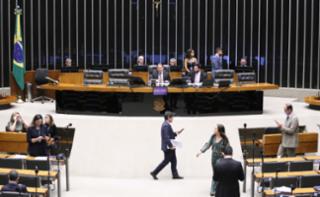 Discussão e votação de propostas legislativas.  Presidente da Câmara dos Deputados, Hugo Motta (REPUBLICANOS - PB). Secretário-Geral da Mesa, Lucas Ribeiro Almeida Júnior.