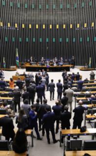 Discussão e votação de propostas legislativas.