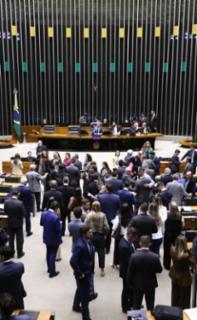 Discussão e votação de propostas legislativas.