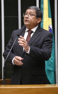 Homenagem aos 21 anos de fundação da Associação Brasileira de Rochas Naturais (Centrorochas) e aos 52 anos do Sindicato da Indústria de Rochas Ornamentais, Cal e Calcários do Espírito Santo (Sindirochas). Diretor Presidente da ANM – Agência Nacional de Mineração, Mauro Henrique Moreira Souza.