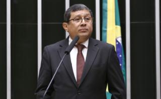 Homenagem aos 21 anos de fundação da Associação Brasileira de Rochas Naturais (Centrorochas) e aos 52 anos do Sindicato da Indústria de Rochas Ornamentais, Cal e Calcários do Espírito Santo (Sindirochas). Diretor Presidente da ANM – Agência Nacional de Mineração, Mauro Henrique Moreira Souza.