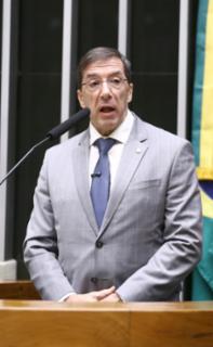 Homenagem aos 21 anos de fundação da Associação Brasileira de Rochas Naturais (Centrorochas) e aos 52 anos do Sindicato da Indústria de Rochas Ornamentais, Cal e Calcários do Espírito Santo (Sindirochas). Presidente da Federação das Indústrias do Espírito Santo, Paulo Baraona
