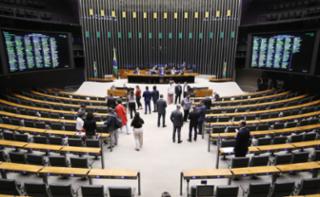 Sessão para a votação de propostas legislativas.