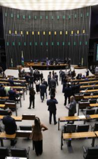 Discussão e votação de propostas legislativas.