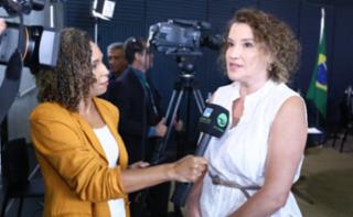 Premiação do Concurso de Vídeo - Pelo Fim da Violência contra mulher. Diretora da TV Câmara, Daniela Guerson André