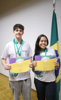 Cerimônia de encerramento de contrato e homenagem a Jovens Aprendizes. Pró adolescentes, João Phellipe e Beatriz Rodrigues