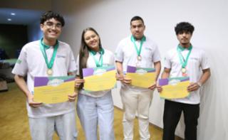 Cerimônia de encerramento de contrato e homenagem a Jovens Aprendizes. Pró adolescentes, Luis Henrique, Ester Moraes, Vitor Hugo e Jesus Orlando