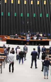 Discussão e votação de propostas legislativas.