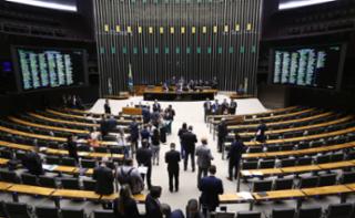 Discussão e votação de propostas legislativas.