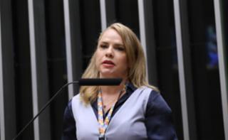 Homenagem ao Dia Mundial de Conscientização do Autismo. Autista e Especialista ABA e TEA, Elaine Gonçalves da Silva.