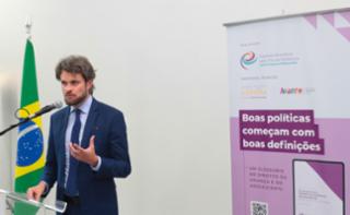Lançamento do Glossário dos Direitos da Criança e do Adolescente. Secretário Executivo da Coalizão pelo Fim da Violência contra Crianças e Adolescentes, Lucas Lopes.