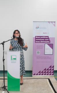 Lançamento do Glossário dos Direitos da Criança e do Adolescente. Diretora executiva do Instituto Aurora para Educação em Direitos Humanos, Michele Bravos.