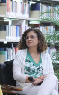 Bate-papo com a escritora do livro “Amarga”. Apresentadora, Maria Amélia Elói.