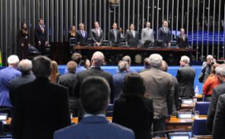 Promulgação da Emenda Constitucional nº 139/2026, que reconhece os Tribunais de Contas como órgãos permanentes e essenciais ao controle externo da administração pública.