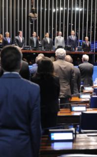 Promulgação da Emenda Constitucional nº 139/2026, que reconhece os Tribunais de Contas como órgãos permanentes e essenciais ao controle externo da administração pública.