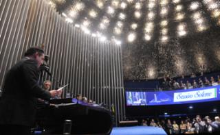 Promulgação da Emenda Constitucional nº 139/2026, que reconhece os Tribunais de Contas como órgãos permanentes e essenciais ao controle externo da administração pública.
