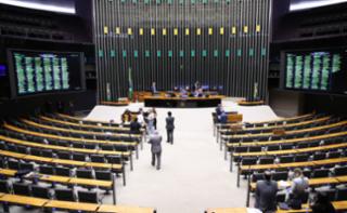 Discussão e votação de propostas legislativas.