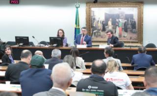 Audiência Pública -  Escuta de representantes de entidades sindicais e movimentos sociais. Dep. Alencar Santana (PT - SP) e Dep. Reginaldo Lopes (PT - MG)