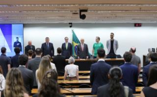 Homenagem in memoriam às vítimas do acidente aéreo da Associação Chapecoense de Futebol e em celebração à vida e superação dos sobreviventes brasileiros, no marco de dez anos da tragédia.