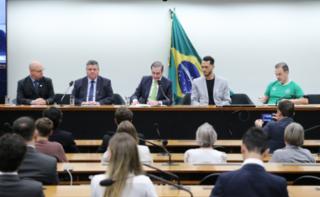 Homenagem in memoriam às vítimas do acidente aéreo da Associação Chapecoense de Futebol e em celebração à vida e superação dos sobreviventes brasileiros, no marco de dez anos da tragédia.