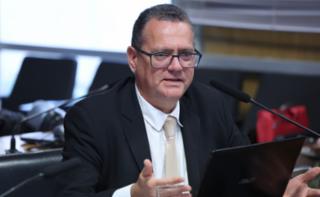 Debates Legislativos sobre Comunicação, Cultura e Liberdade de Imprensa. Conselheiro, Carlos Magno.
