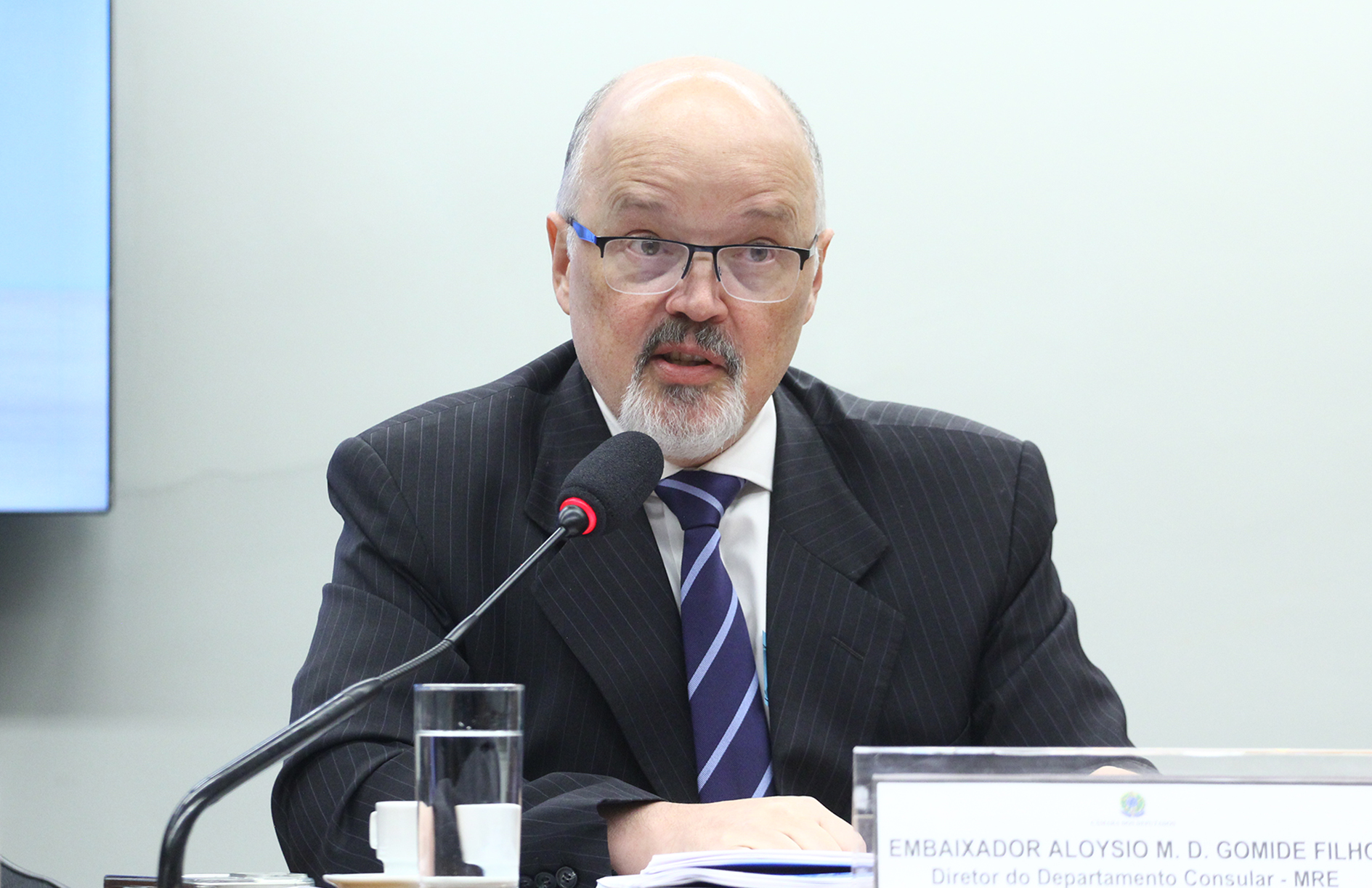 Audiência Pública - Assistência consular e proteção de brasileiros no exterior: acolhimento e políticas de proteção às vítimas. Diretor do Departamento de Comunidades Brasileiras e Assuntos Consulares, do Ministério das Relações Exteriores - MRE, Embaixador Aloysio Mares Dias Gomide Filho