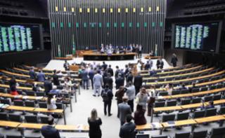 Discussão e votação de propostas legislativas.
