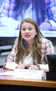 Audiência Pública - Educação domiciliar, liberdade educacional e segurança jurídica para crianças e suas famílias. Advogada especialista em Educação Domiciliar e consultora jurídica da Associação Nacional de Educação Domiciliar (Aned), Isabelle Monteiro