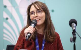 Encontro da Rede Legislativa de Rádio e TV 2026: de Olho no Futuro. Chefe do Serviço de Comunicação Digital da TV Senado, Marina Domingos.