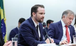 Diretrizes da política fiscal e econômica do País. Ministro da Fazenda, Dario Durigan.