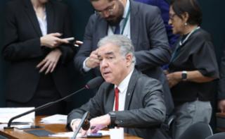 Diretrizes da política fiscal e econômica do País. Dep. Zé Neto (PT - BA)