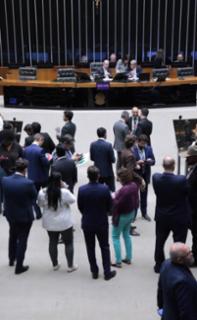 Discussão e votação de propostas legislativas.
