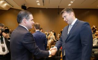 Cerimônia de Posse dos novos Servidores. Presidente da Câmara dos Deputados, Hugo Motta (REPUBLICANOS - PB).  Servidor, Luiz Octavio Silva Ruas.