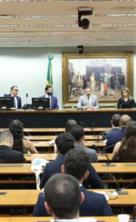 Ambientação dos novos Servidores. Diretor Administrativo, Mauro Limeira Mena Barreto. Secretário-Geral da Mesa, Lucas Ribeiro Almeida Júnior. Diretor-Geral da Câmara dos Deputados, Guilherme Barbosa Brandão. Chefe de gabinete da presidência, Sabá Filha de Oliveira.