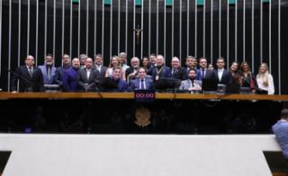 Discussão e votação de propostas legislativas.