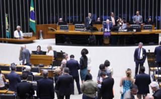 Discussão e votação de propostas legislativas.
