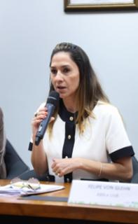 Audiência Pública - Assistência às pessoas com doenças raras e condições crônicas. Diretora de relações governamentais e advocacy - associação brasileira de esclerose múltipla, Sumaya Afif.
