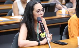 Audiência Pública - Assistência às pessoas com doenças raras e condições crônicas. Participante, Samira.