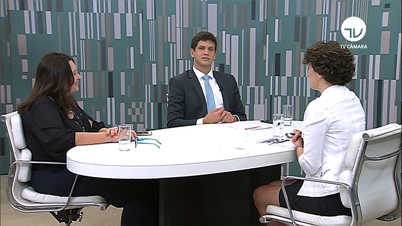 Deputados analisam proposta de incluir direito à legitima defesa na Constituição