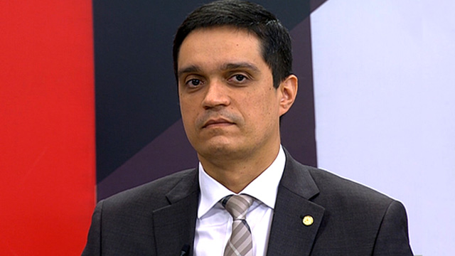 Denis Bezerra requer acessibilidade durante as provas do Enem
