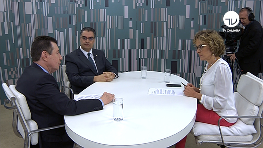 Deputados debatem elaboração do Código Brasileiro de Energia Elétrica