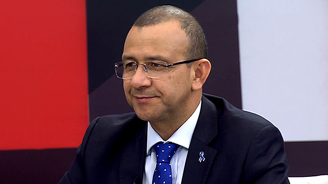 Carlos Gomes alerta para os cuidados com descarte do lixo hospitalar