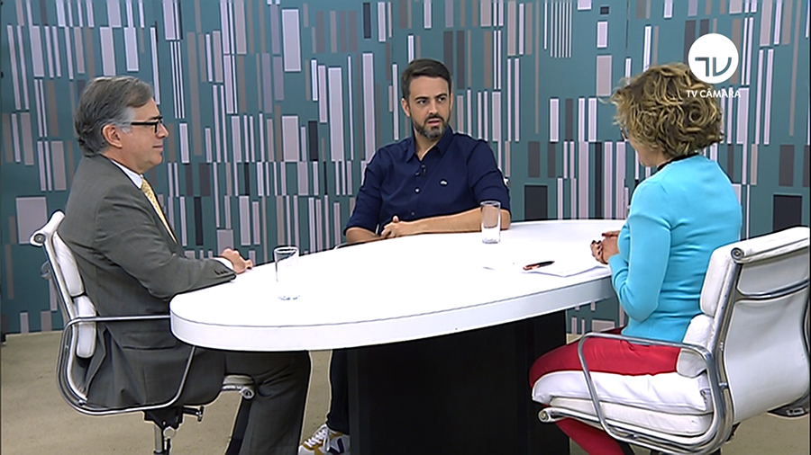 Produção de energia eólica e solar é tema de debate entre deputados