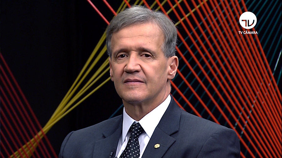 Aluísio Mendes avalia reestruturação da carreira de policial federal