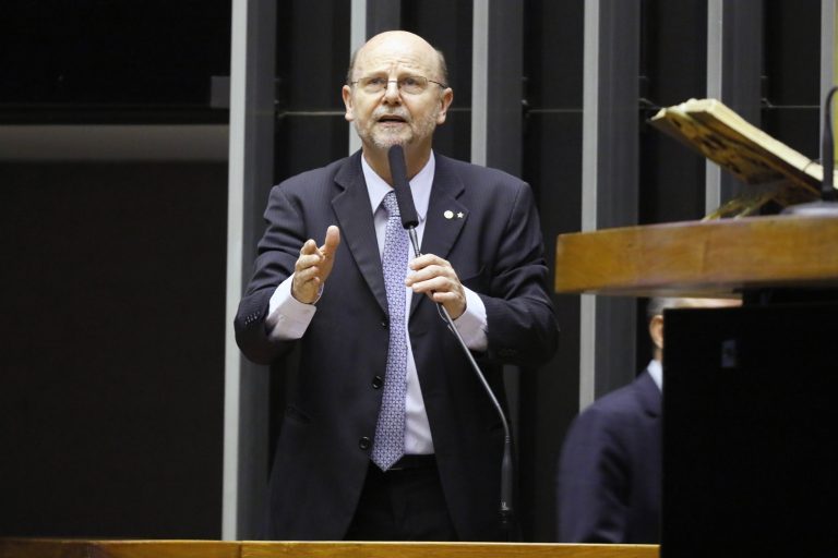 Ordem do dia para discussão e votação de diversos projetos. Dep. Bohn Gass (PT - RS)