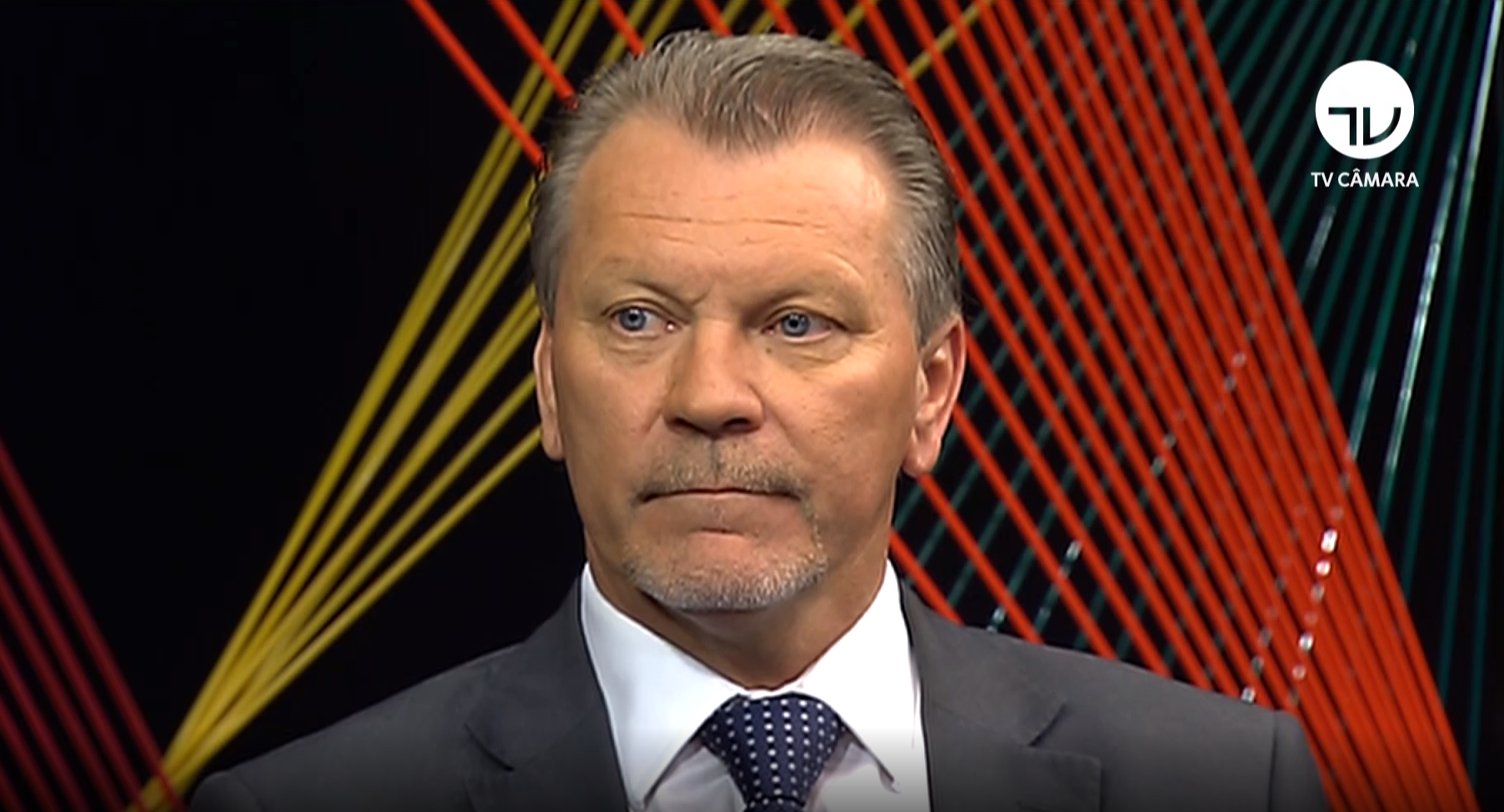 Telefonia móvel pode ter que garantir cobertura de rede em 100% das rodovias