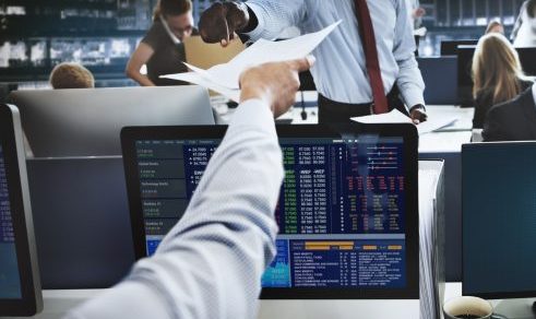 Comunicação - internet - proteção dados computadores privacidade tecnologia empresas vazamento investigação relatórios inteligëncia