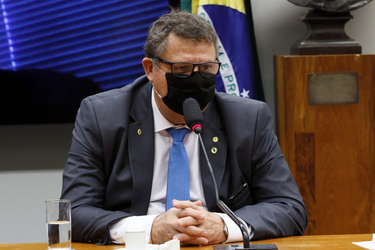 Coronel Armando participa de denate