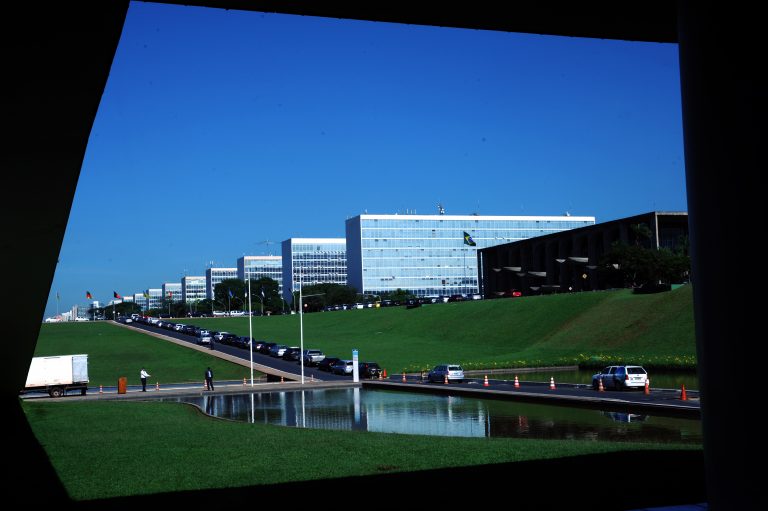 Ministérios visto das janelas do congresso - Esplanada dos Ministérios - 17/12/2012
